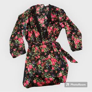 ⚡️ Floral Tie Lightweight Robe ~ Size M ⚡️